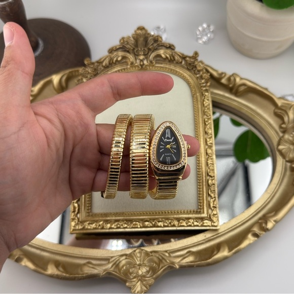 HOT ITEM – Serpenti-Inspired Gold Coil Watch – Bestseller! - Picture 17 of 17